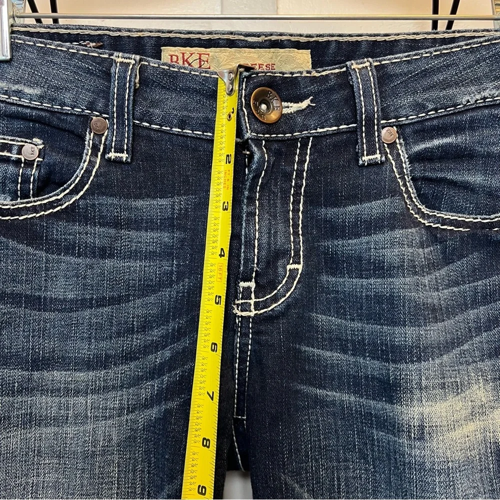 BKE Denim Reese Stretch Siz 28 Capri Cropped Short Thick Stitching Western Bling